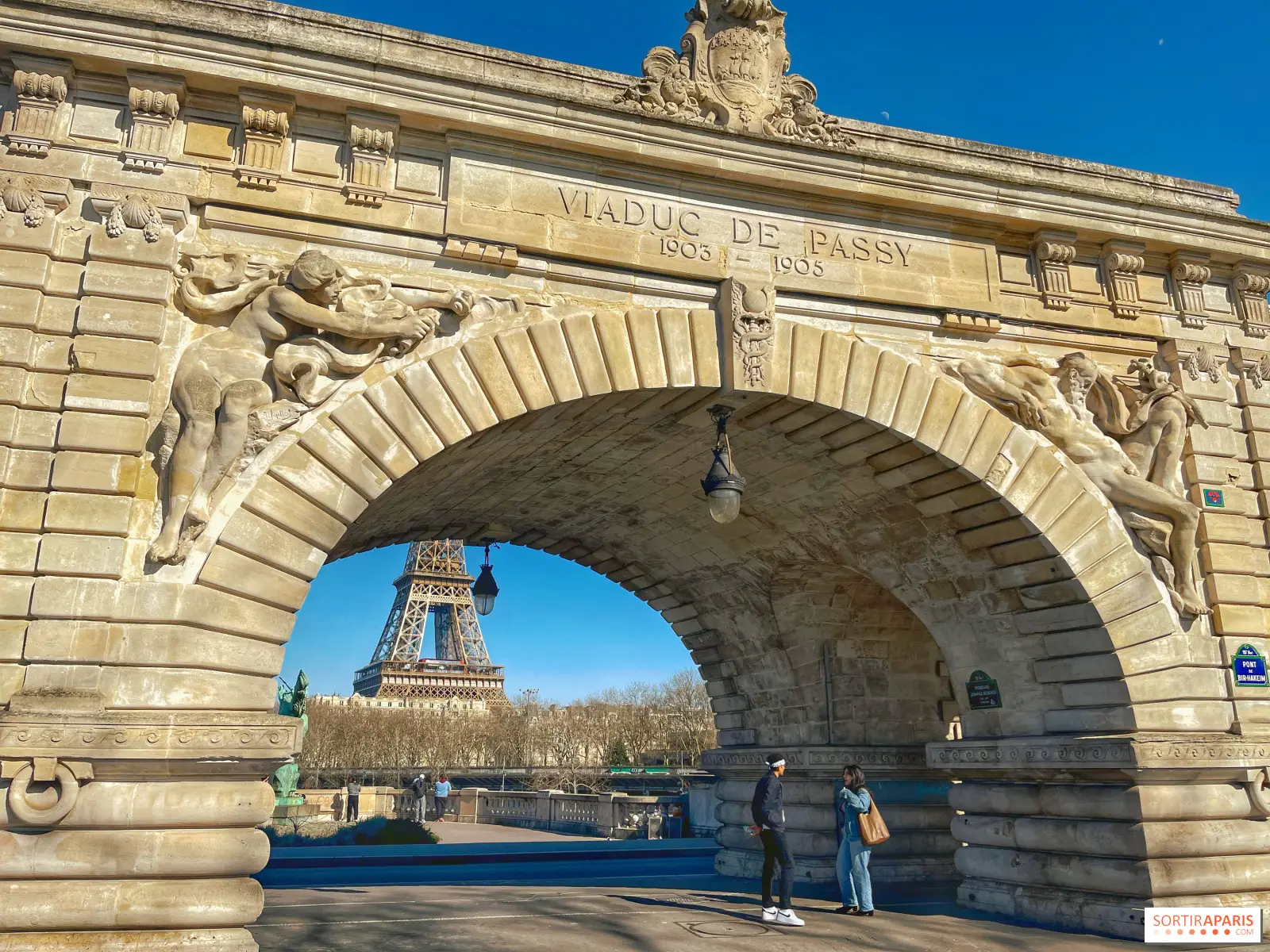 Ý Nghĩa Tên Hoàng Phương | Phân Tích Chuyên Sâu Theo Phong Thủy Và Lý Số