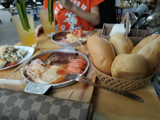 Bánh mỳ chảo Phúc Linh, một trải nghiệm ẩm thực độc đáo tại Hà Nội