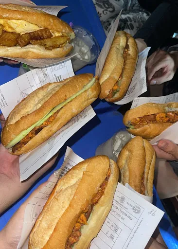 Bánh Mỳ Dân Tổ, một hiện tượng ẩm thực đường phố về đêm