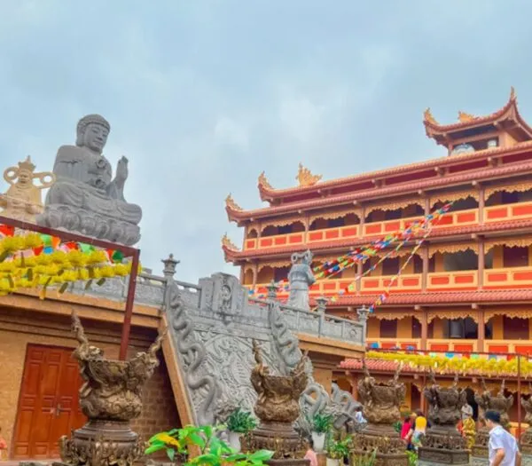 Góc nhìn cận cảnh Chùa Thắng Nghiêm (Khúc Thủy tự) Cự Khê thanh tịnh