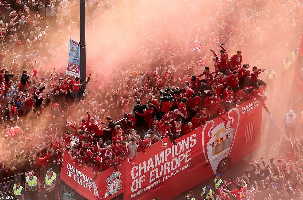 Kopites, fan Liverpool, luôn cuồng nhiệt và trung thành với màu áo đỏ