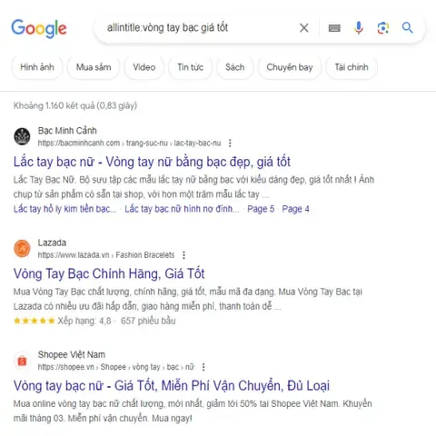 Các loại cá chép Koi phổ biến như Kohaku và Showa bơi lội trong hồ