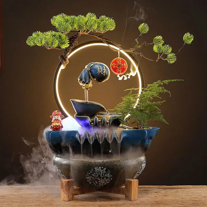 Thiền định bên thác nước phong thủy hài hòa.