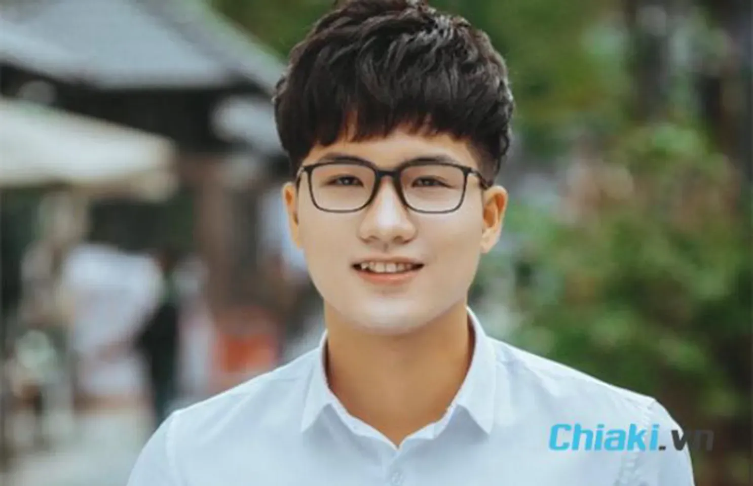 Tóc nam layer cho khuôn mặt hình vuông, nên uốn gợn sóng