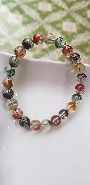 Vòng phong thủy đa dạng màu sắc, chất liệu.