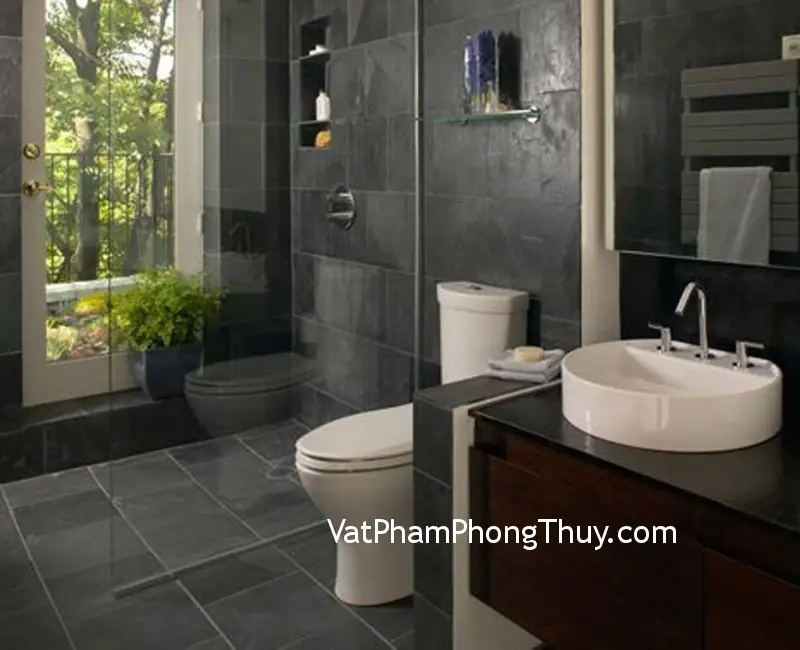Bình phong hóa giải phong thủy Tỳ Hưu cửa toilet.