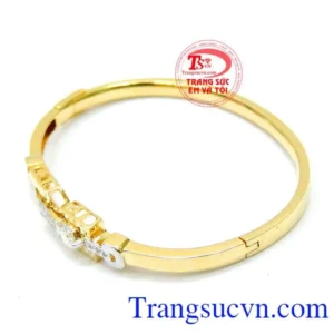 Vòng vàng 18K đẹp lấp lánh