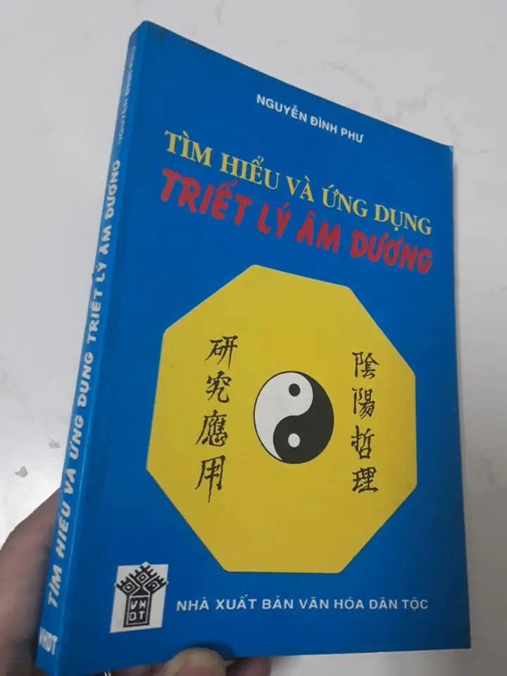 Nằm mơ thấy bạn học cũ tỏ tình: Giải mã điềm báo và an tâm sống thiện 7 Sách Cổ Âm Dương: Triết Lý Cân Bằng.