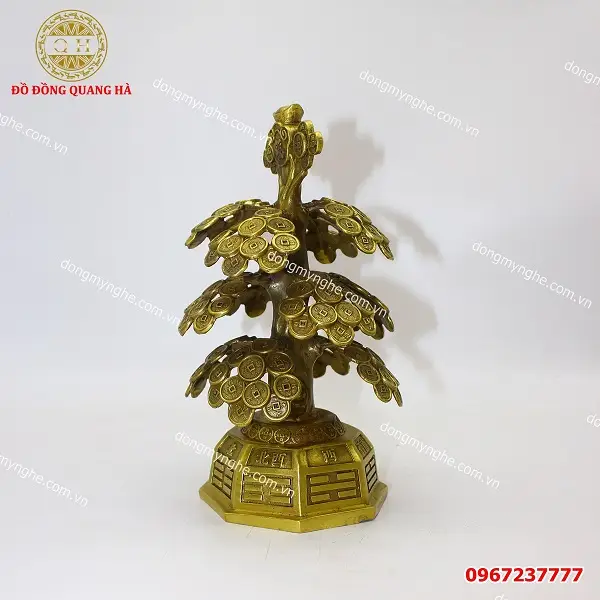 Ý Nghĩa Cây Tiền Tài Lộc & Cách Đặt Chuẩn Phong Thủy Cho Công Danh 3 Cây tiền tài lộc đồng vàng chạm khắc tinh xảo.
