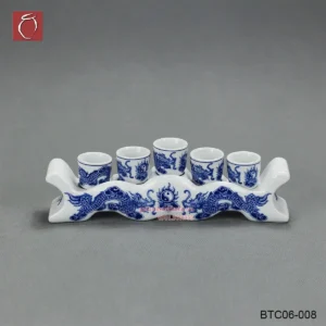 Ngai chén thờ cúng trang trọng