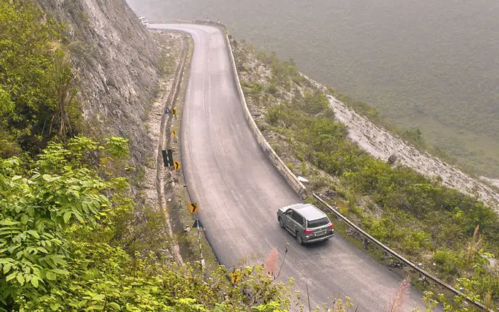 Lái xe trên con đường đời: Lựa chọn hướng đi.