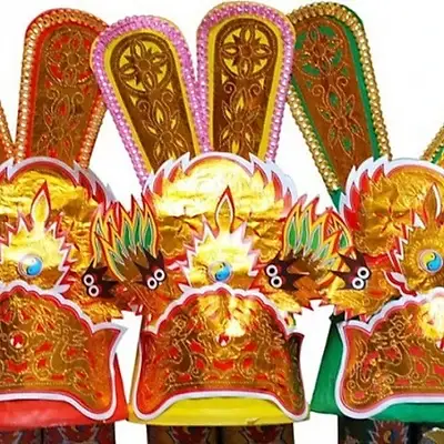 Hướng Dẫn Chi Tiết Cúng Ông Táo Ngày 23 Tháng Chạp Giờ Nào Chuẩn 6 Mũ áo Ông Táo, cá chép tiễn Táo quân.