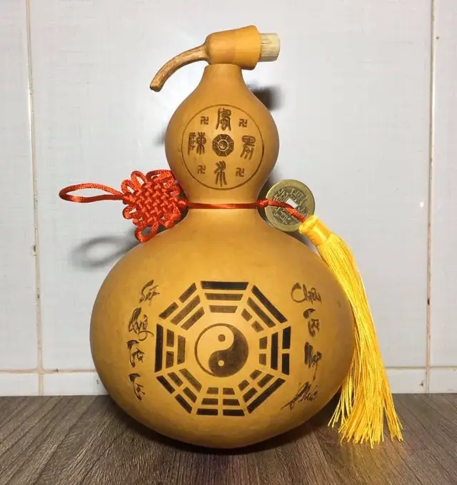 Hóa Giải Bàn Thờ Đối Diện Cửa Chính: Cẩm Nang Phong Thủy Toàn Diện 5 Vật phẩm phong thủy: Tỳ Hưu, Hồ Lô hóa giải sát khí.