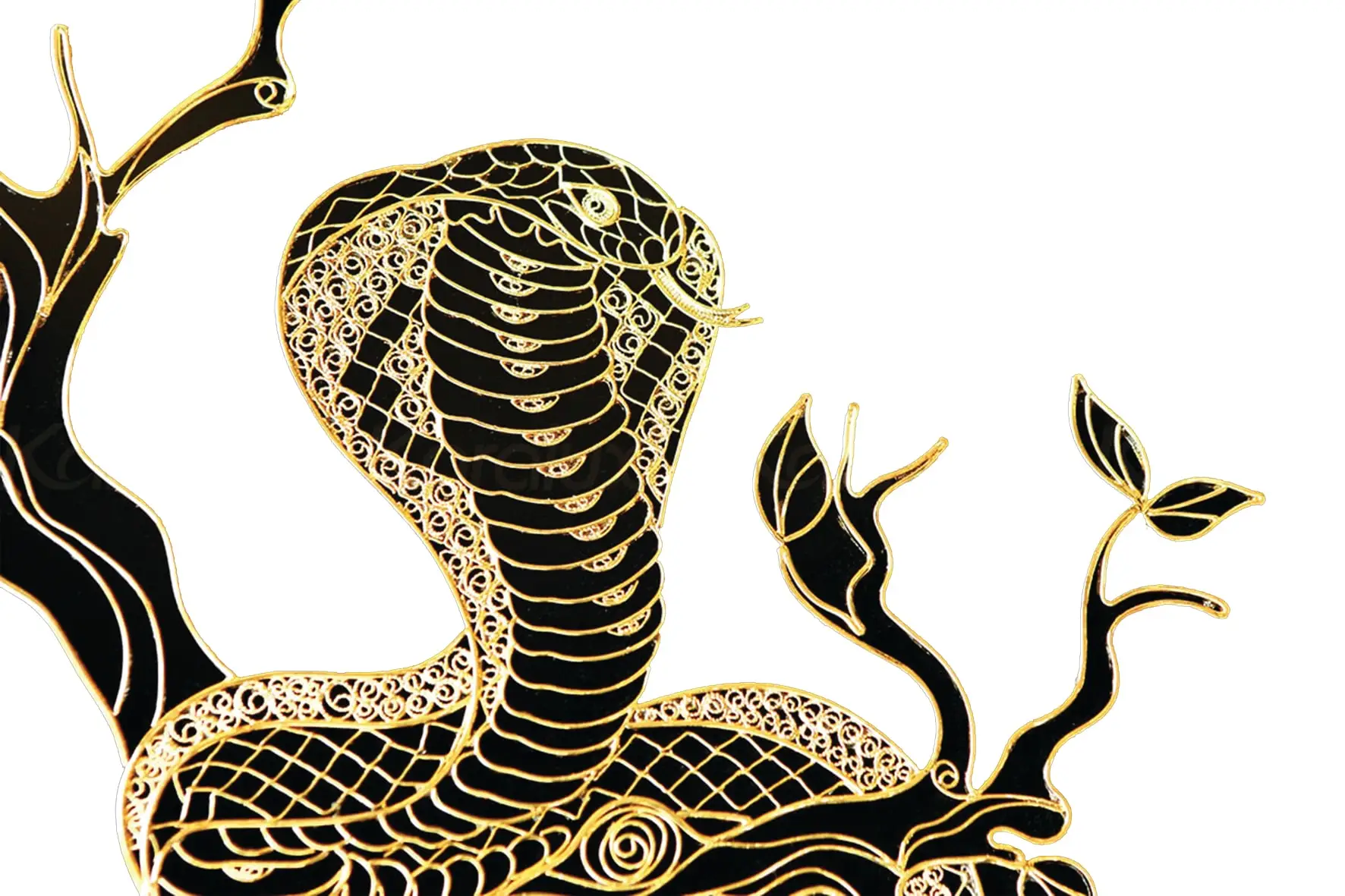 Rắn vàng lột xác biểu tượng đổi mới.