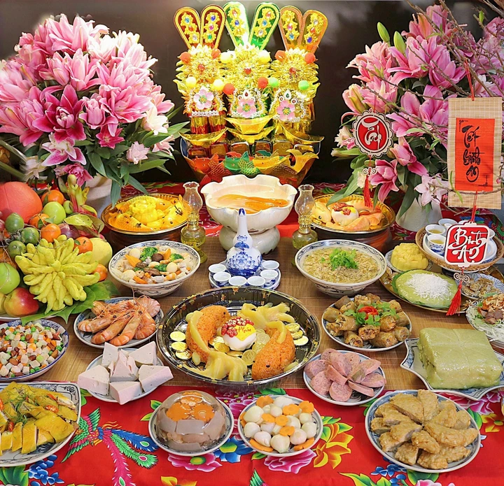 Vàng Mã Cúng Ông Táo: Nghi Thức Chuẩn Và Ý Nghĩa Tâm Linh Sâu Sắc 4 Mâm cúng Tết Ông Táo đầy đủ, trang trọng.