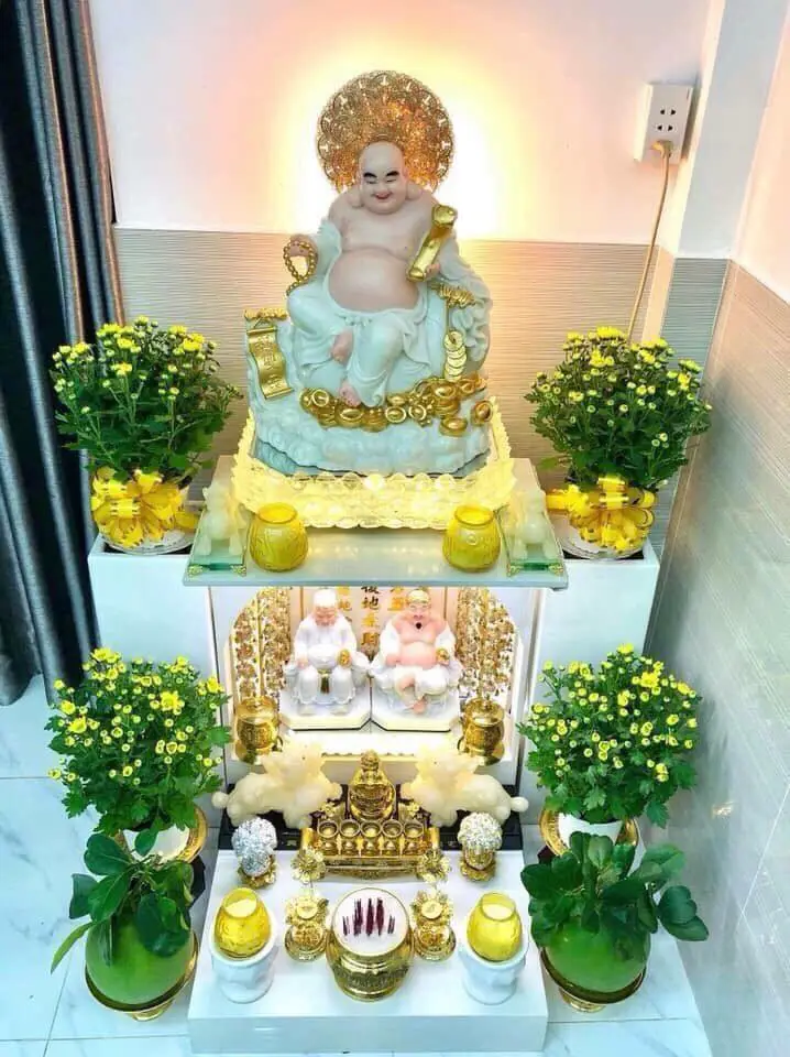 Đài Thờ Thần Tài Thổ Địa: Bố Trí Chuẩn Mực, Thành Kính An Gia 5 Vật phẩm thờ cúng trên bàn Thần Tài Thổ Địa