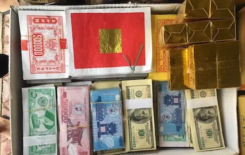 Giải Mã Giấc Mơ Thấy Tiền Âm Phủ: Điềm Báo Hay Lời Nhắc Nhở Tâm Linh? 4 Tiền Âm Phủ: Văn Hóa Tín Ngưỡng Việt Nam