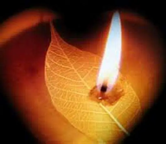 Nằm Mơ Thấy Chúa Hiện Ra Nói Chuyện: Điềm Báo Gì Chờ Đợi Bạn? 5 Nến cháy sáng: Hướng dẫn và Niềm tin