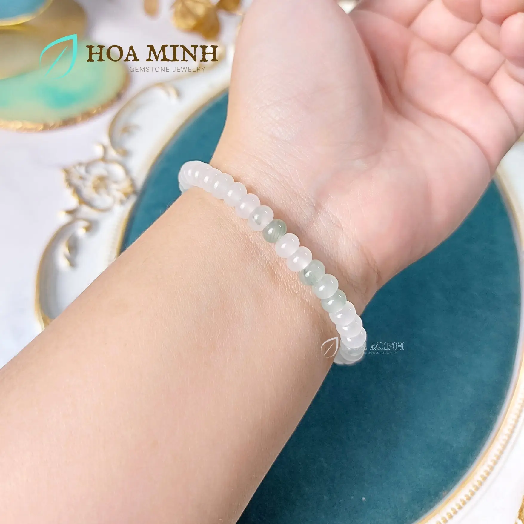 Bí quyết chọn vòng mã não tuổi Tuất hợp mệnh, chiêu tài đón lộc 7 Bàn tay thanh lịch, vòng mã não và phong thủy.