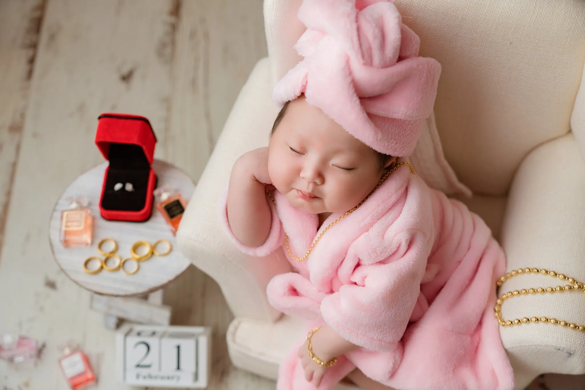 100 Tên Đẹp Thần Số Học Bé Gái: Bí Quyết Đặt Tên Hợp Mệnh Vận Mệnh 6 Bé gái dễ thương ngủ say bình yên