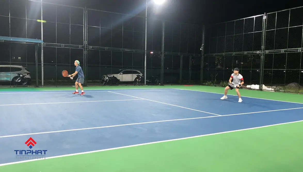 Cân Bằng Âm Dương Thiên Địa Nhân Sân Tennis