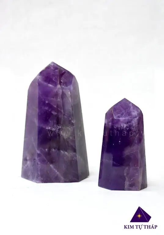 Khám Phá Toàn Diện Ý Nghĩa Đá Thạch Anh Trụ Trong Phong Thủy Chính Phái 7 Thanh tẩy thạch anh trụ khói trầm.