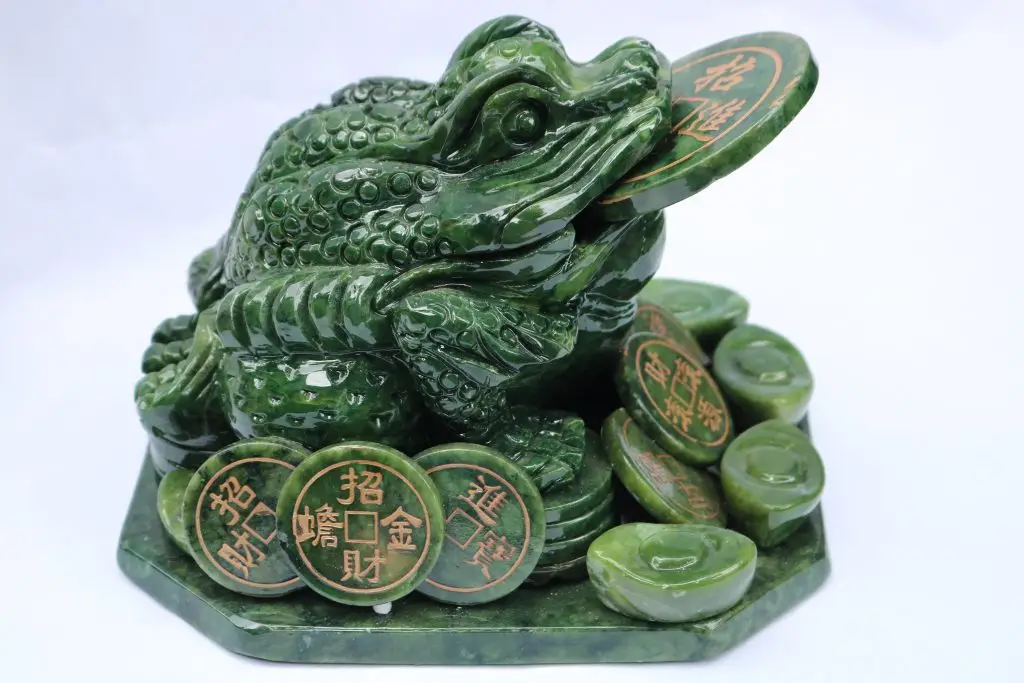 Khám phá toàn diện ý nghĩa Thiềm Thừ Cóc Ba Chân 6 Thiềm Thừ Thạch Anh Phong Thủy Để Bàn