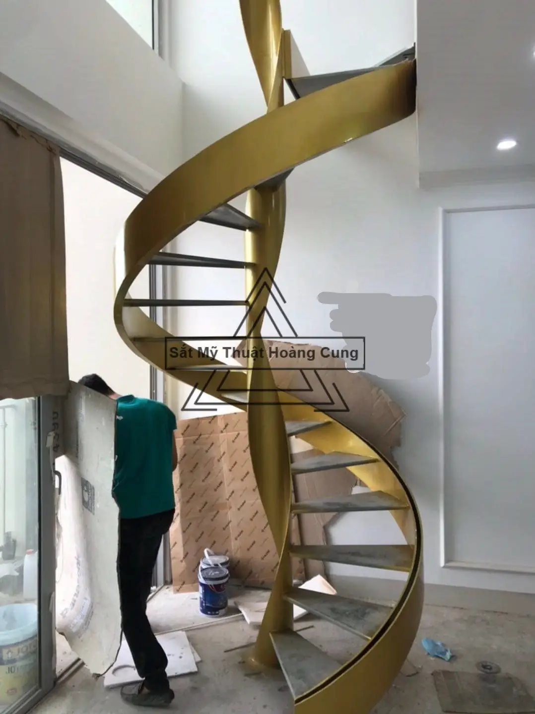 Cầu thang xoắn ốc rỗng, hỗn loạn khí.