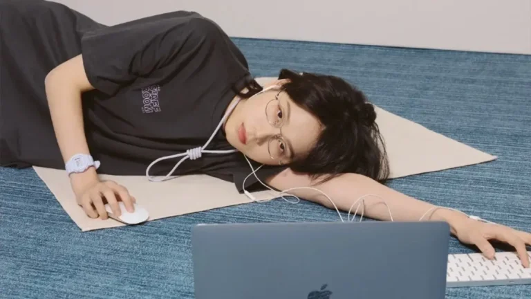 Áp lực công việc: Lo lắng giấc mơ bị sa thải.