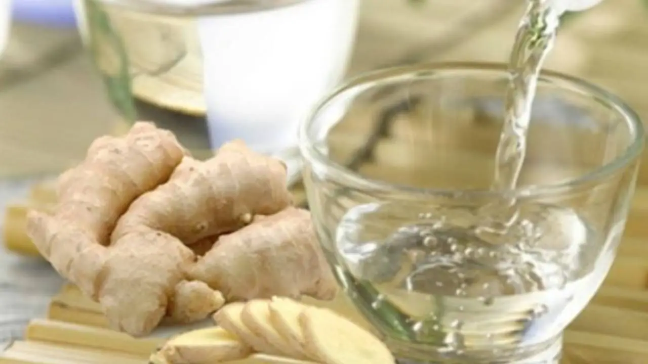 Hướng Dẫn Chi Tiết Cách Lau Dọn Đồ Thờ Cúng, Bố Trí Bàn Thờ Gia Tiên Chuẩn 5 Nước ngũ vị hương, rượu gừng: Giải pháp lau dọn.