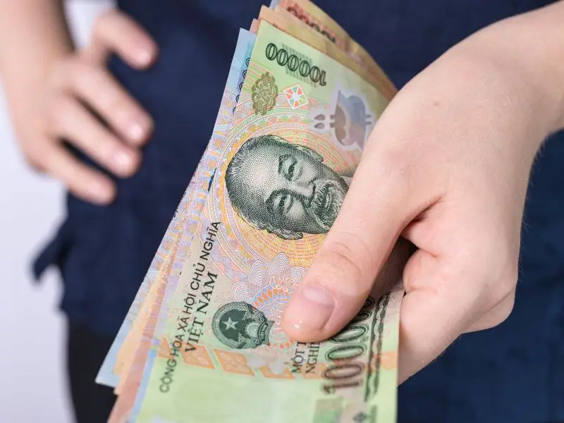 Giấc Mơ Đầy Màu Sắc Trao Tiền