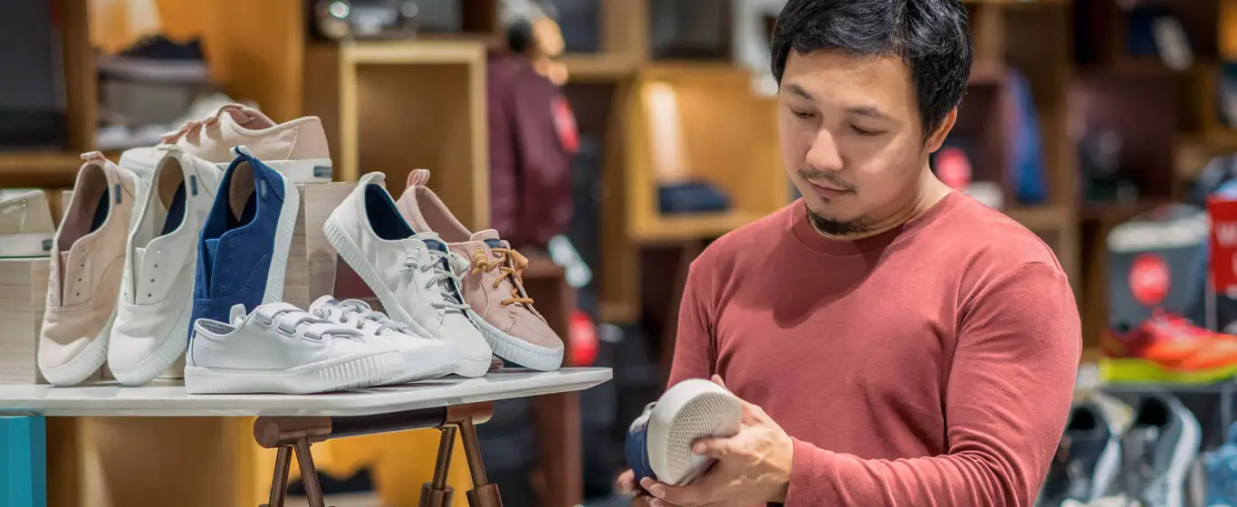 Người chọn giày: Phân vân hay kỳ vọng?