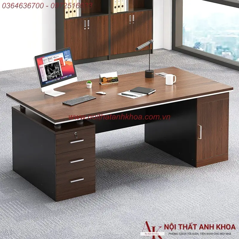 Thảm nâu vân đá trên bàn làm việc gỗ.