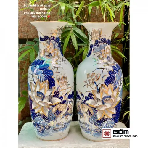 Bình Hoa Bát Tràng Trên Bàn Thờ: Chuẩn Mực Phong Thủy & Tâm Linh Việt 7 Bình hoa Bát Tràng cúc vàng trên bàn thờ