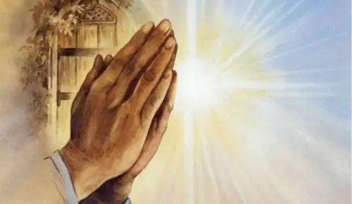 Nằm Mơ Thấy Mặt Trăng Tròn: Giải Mã Điềm Báo & Hóa Giải An Tâm 5 Bàn tay cầu nguyện dưới ánh trăng