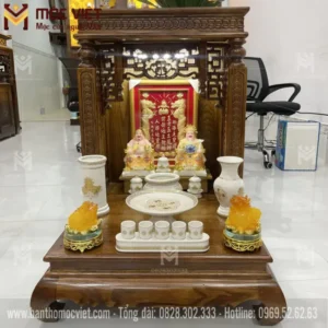 Bàn thờ Ông Địa Thần Tài trang nghiêm, sáng sủa