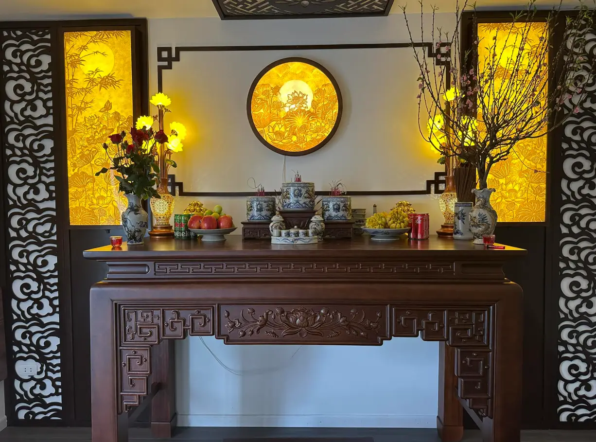 Hướng dẫn hóa giải bàn thờ dưới xà ngang chuẩn Phong thủy Chính phái 6 Bàn thờ thoáng đãng, tránh xà ngang, chuẩn phong thủy.