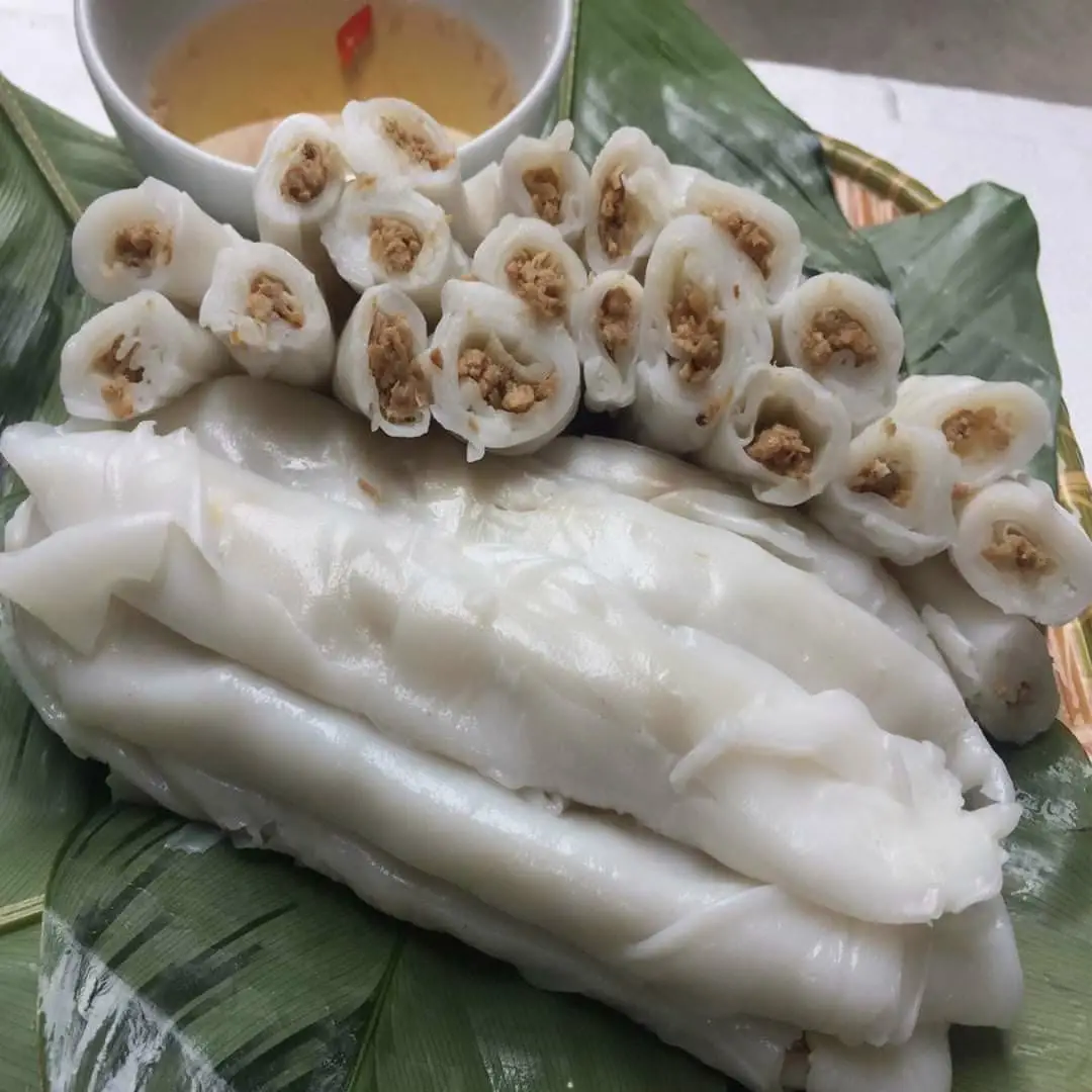 Số may mắn cạnh bánh cuốn