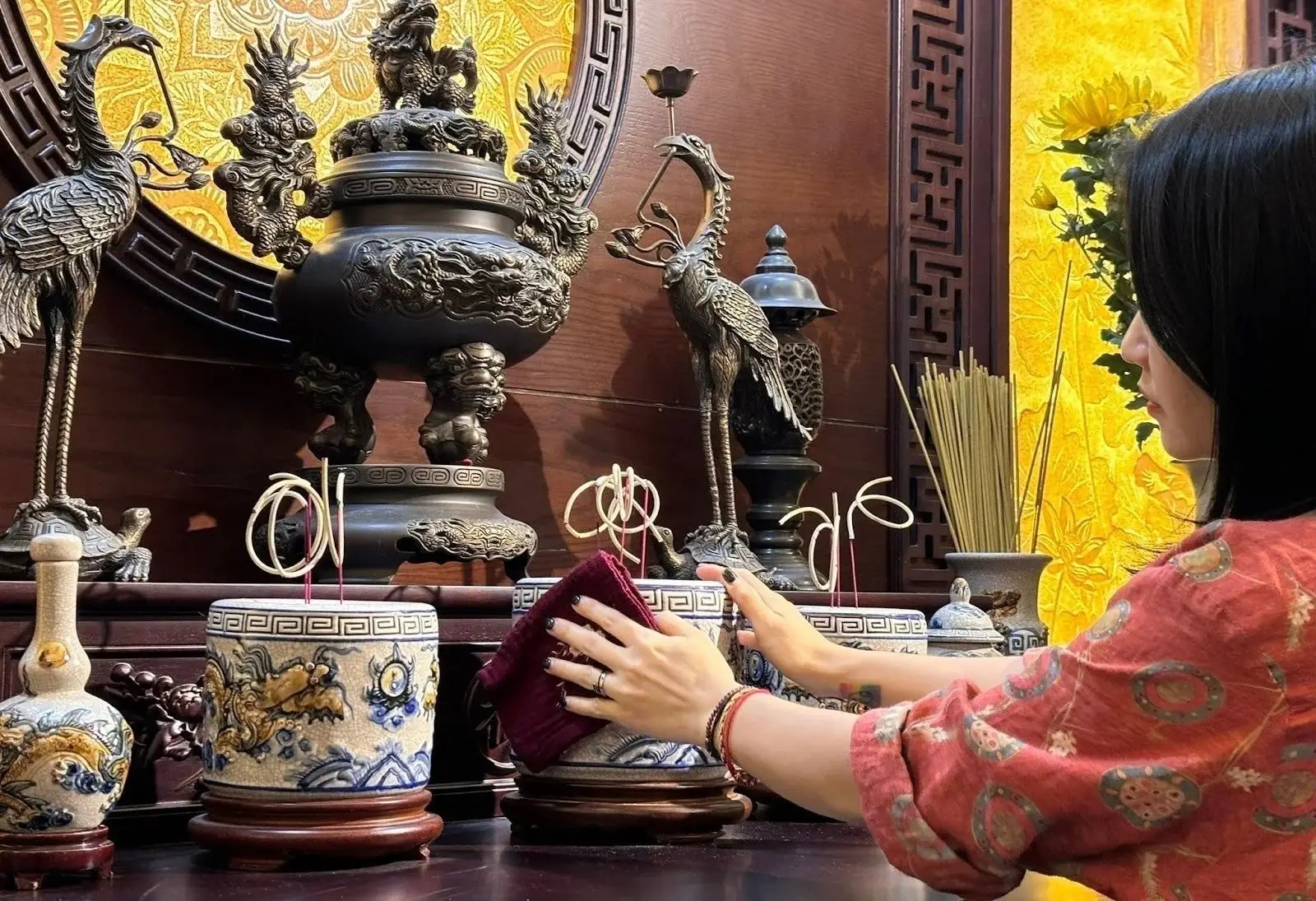 Hình ảnh quy trình bao sái rút chân hương