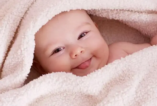 Nằm Mơ Thấy Đẻ Con Trai: Điềm Báo Gì, Hóa Giải Ra Sao? 3 Bé trai kháu khỉnh đáng yêu