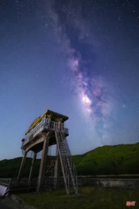 Thiên Hà Thủy: Ngân Hà rực rỡ đêm sao.