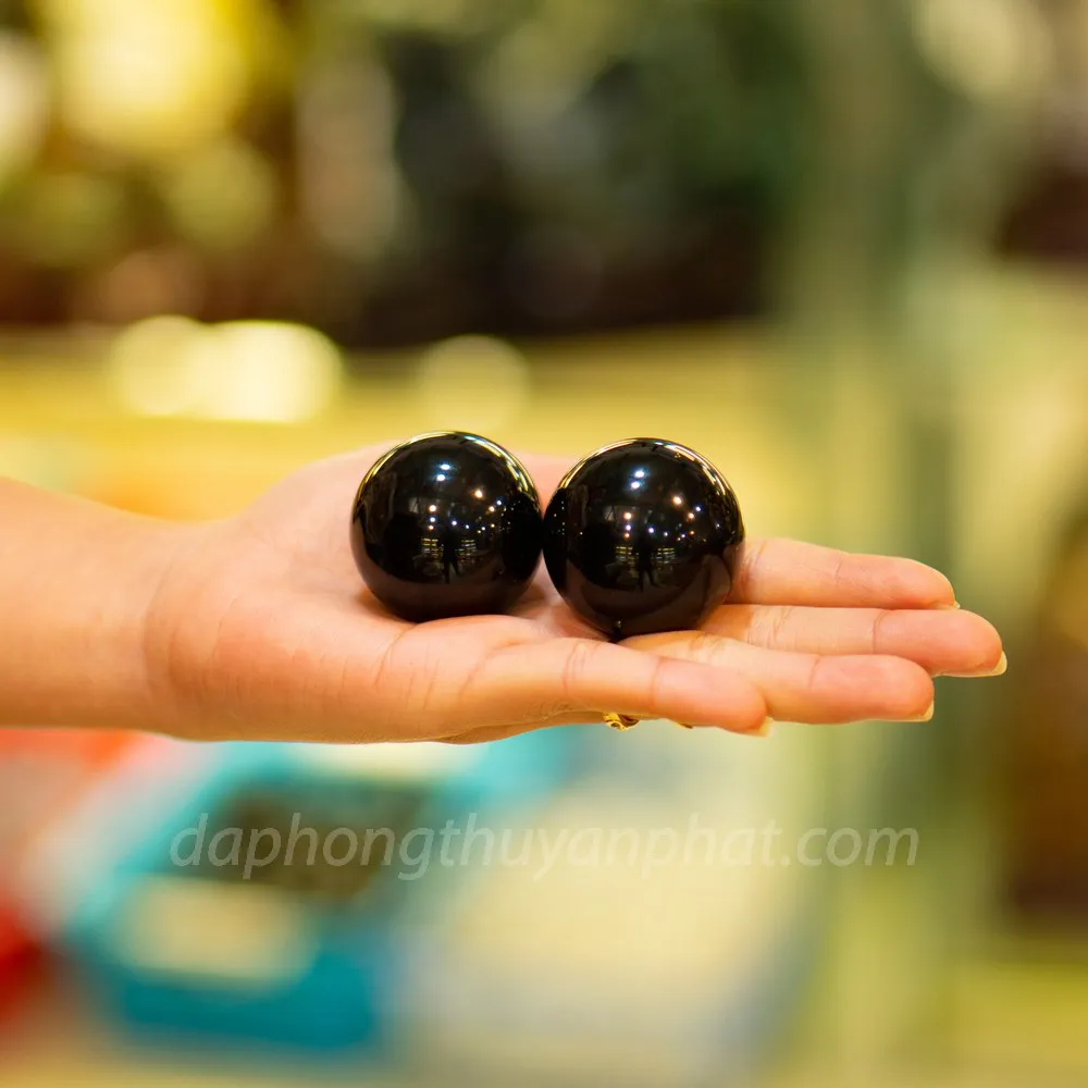 Giải Mã Giấc Mơ Thấy Cá Trắng: Điềm Lành Hay Lời Nhắc Nhở? 6 Bàn tay xoa dịu vật phẩm phong thủy an tâm.