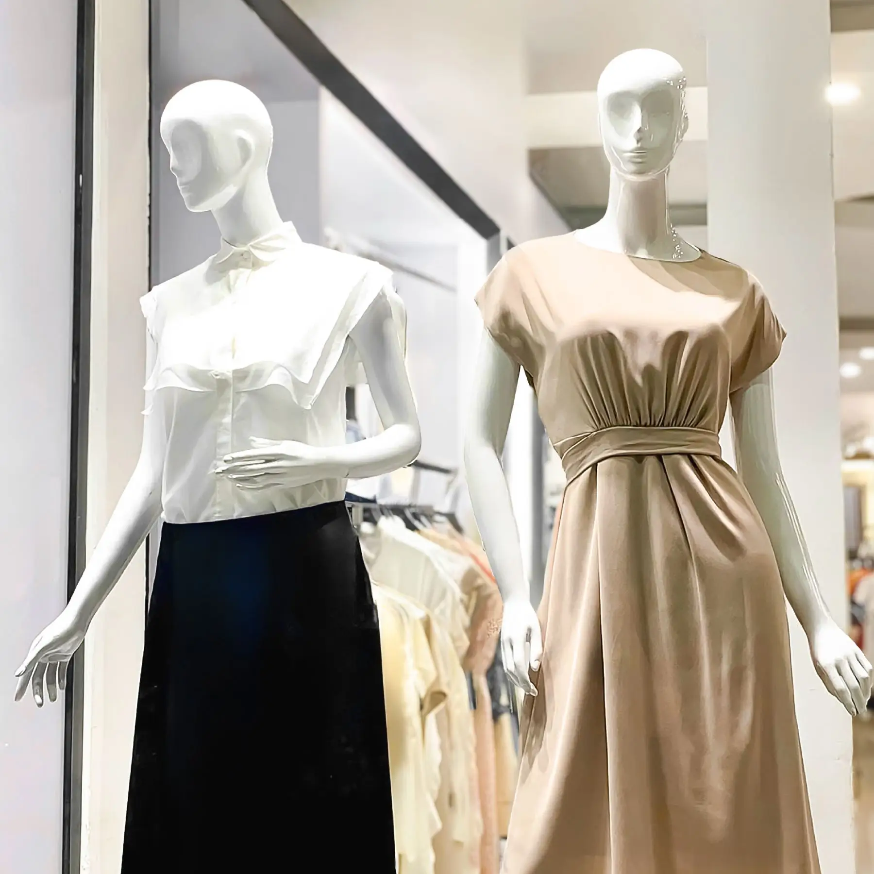 Giải Mã Giấc Mơ Thấy Mua Quần Áo: Điềm Báo Thay Đổi Từ Vô Thức 3 Mua sắm tinh tế: Chọn lựa phong cách riêng bạn.