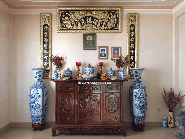 Hướng dẫn đặt bình phong bàn thờ đúng chuẩn.