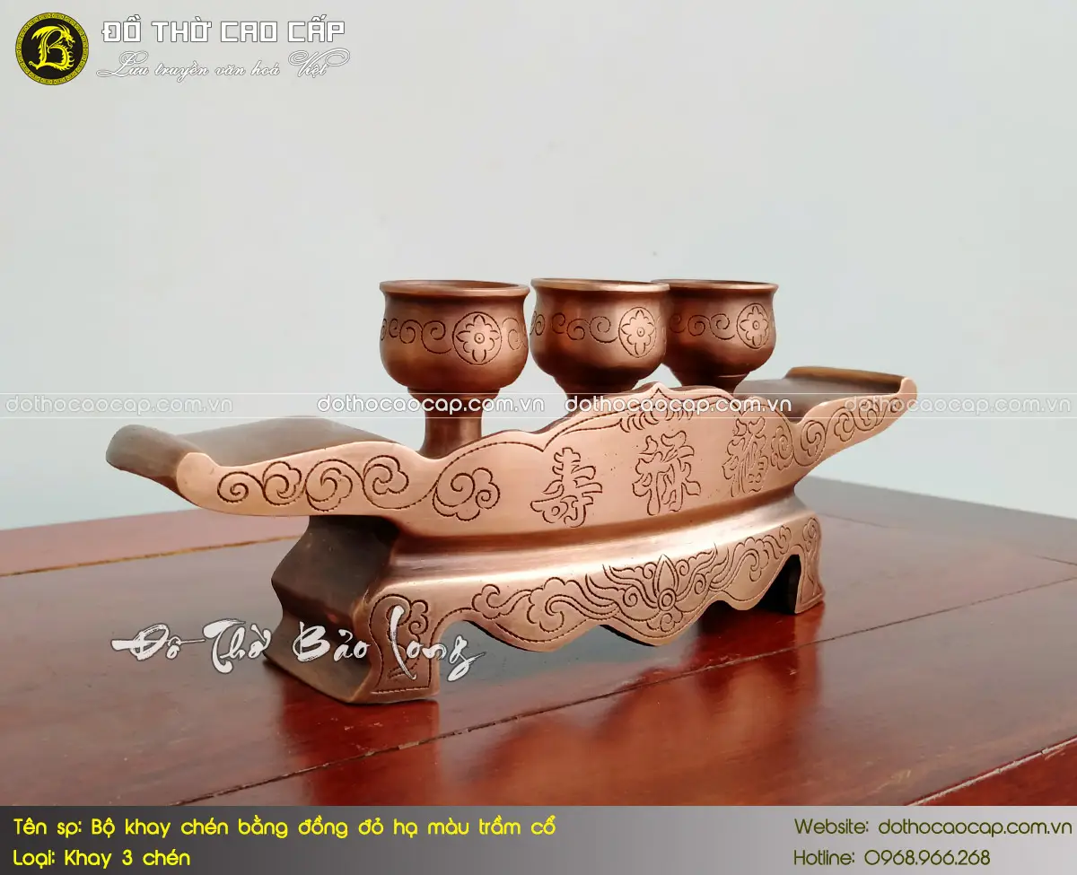 Bố Cục Ngai Chén Đồng Trên Bàn Thờ Gia Tiên Đúng Chuẩn Mực 7 Nghi thức rót nước ngai chén đồng