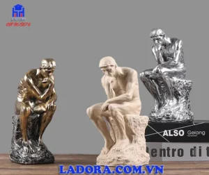 Người suy tư, biểu tượng phong thủy tâm linh.