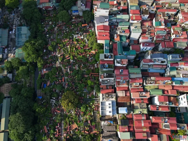 Kiêng Kỵ Nhà Gần Nghĩa Trang: Giải Pháp Hóa Giải Chuẩn Mực 2 Năng lượng âm khí nghĩa trang bao trùm khu dân cư