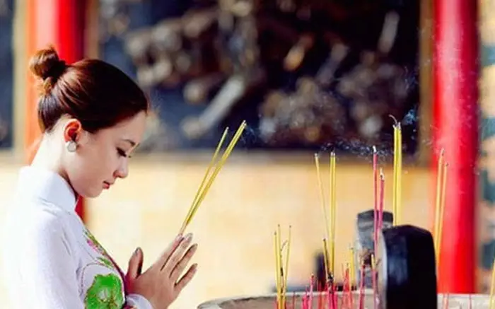 Giải Mã Giấc Mơ Thấy Đi Toilet: Điềm Báo & Hướng Hóa Giải 7 Bảng điềm báo và cách hóa giải