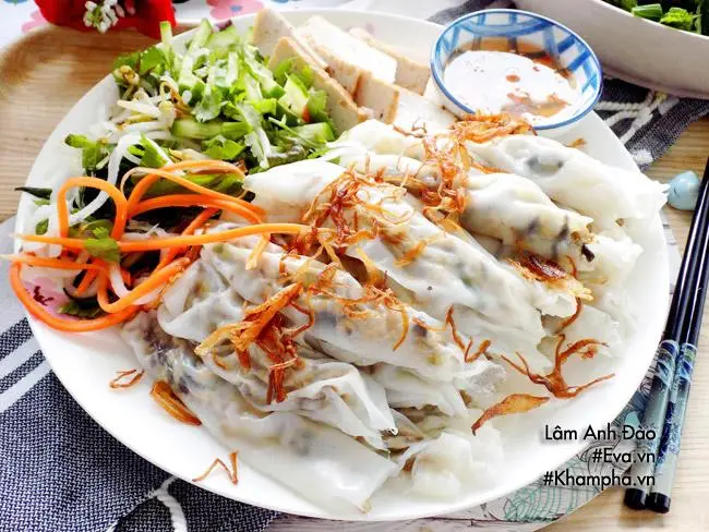 Bánh cuốn nóng hổi, thơm ngon, hấp dẫn
