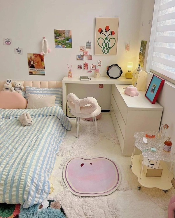 Sắp xếp ngăn kéo giường gọn gàng sạch sẽ.